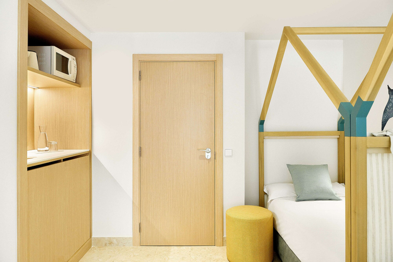 Bedroom 4, Iberostar Waves Gaviotas Park -All Inclusive, Las Palmas