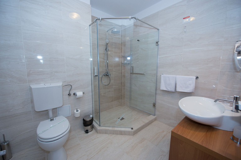 Bathroom 3, TTS Spa & Wellness, Covasna
