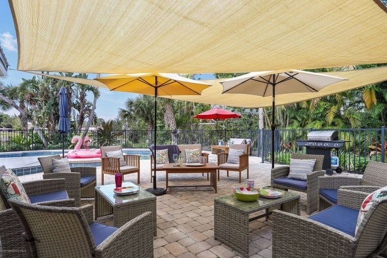 Food & Drinks, Ocean Beach Gleason Home, Sarasota