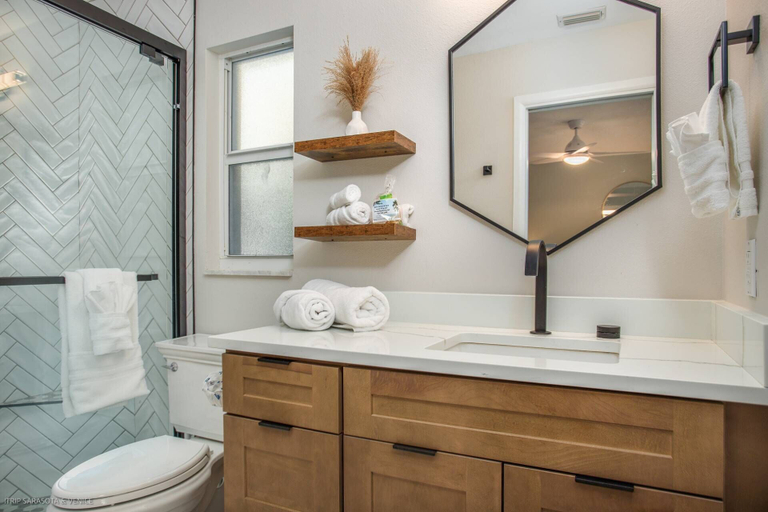 Bathroom 4, Toes in the Water - Pool Home on Siesta Key, Sarasota