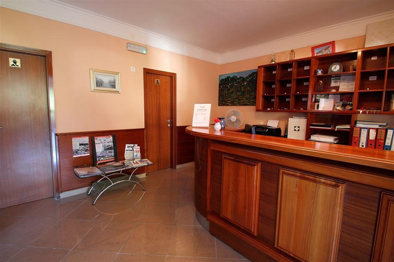 Public Area, Villa Lanterna, Pojezerje