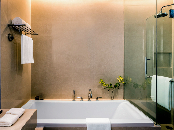 Bathroom 14