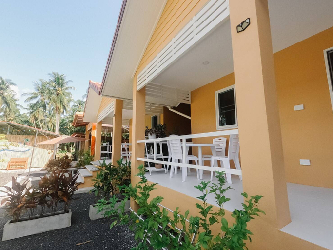 Exterior 6