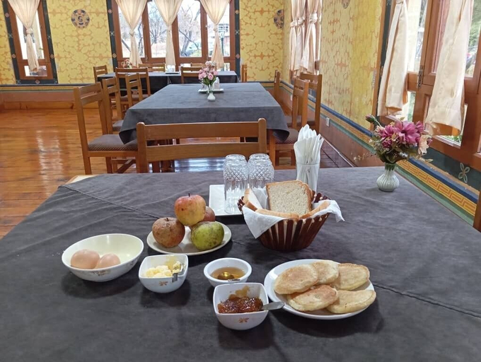 Food & Drinks 5, Nirvana Lodge, Lamgong