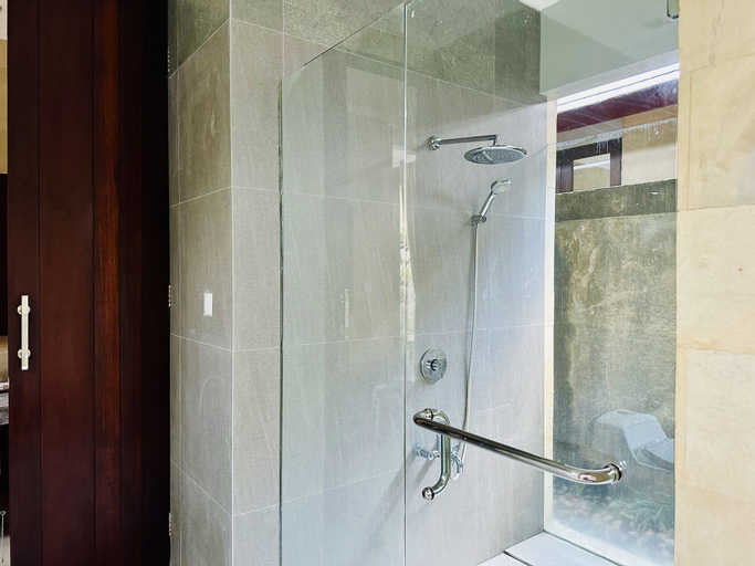 Bathroom 8
