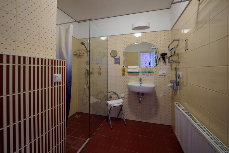 Bathroom 5, Moon Garden Boutique Hotel, Vilniaus