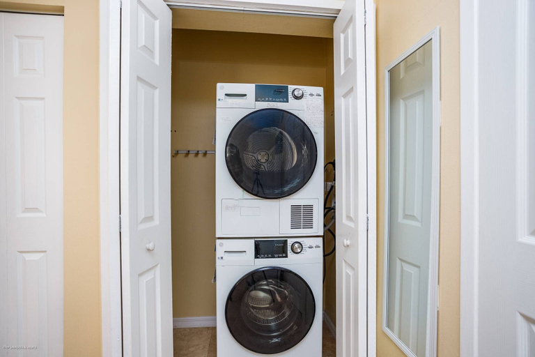 Bathroom 4, Bay Oaks A Ground Floor, Sarasota