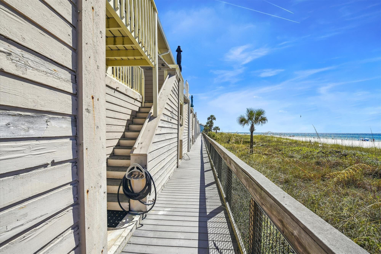 Exterior & Views 2, The Shores by Book That Condo, Bay