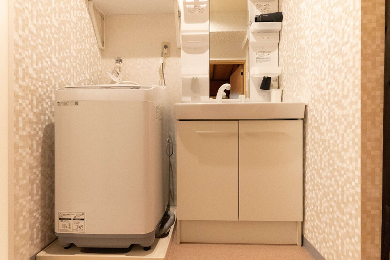 Bathroom 2, New open Japanese Style Yama, Osaka