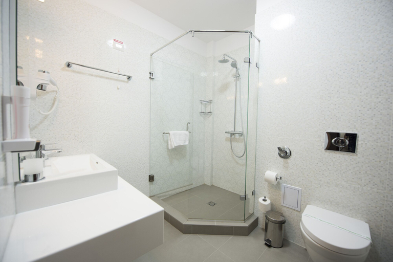Bathroom 3, TTS Spa & Wellness, Covasna