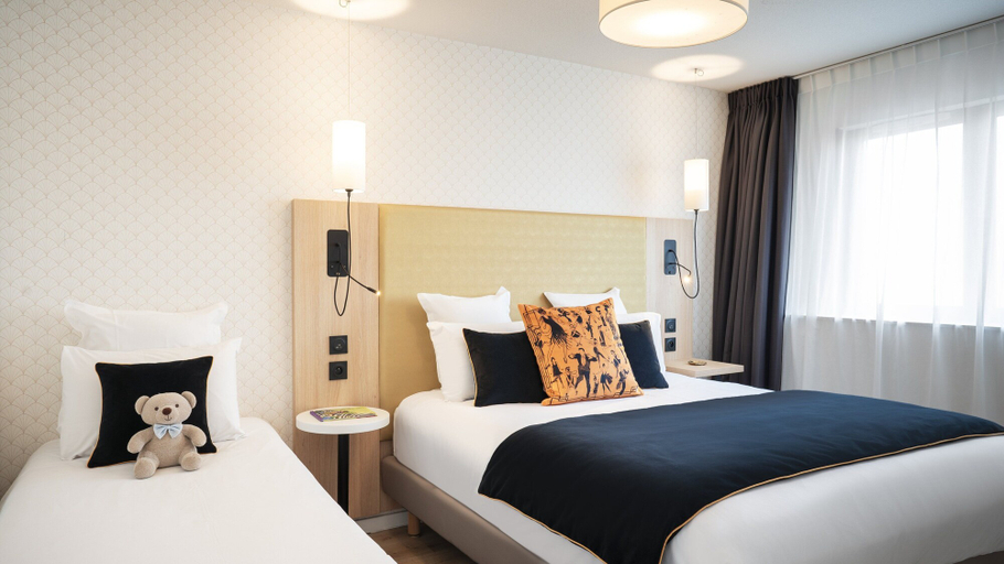 Bedroom 3, Séjours & Affaires Serris Val d'Europe Rive Gauche, Seine-et-Marne