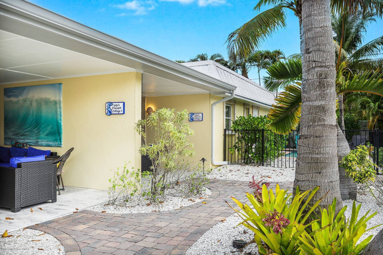 Exterior & Views 2, Lulu's Crescent Cottage #1, Sarasota