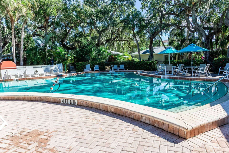 Sport & Beauty, Moonmist Gorgeously Renovated Courtyard, Sarasota