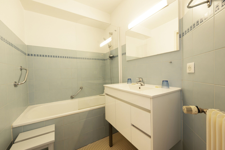 Bathroom 4, L'Espace Thermal, Landes