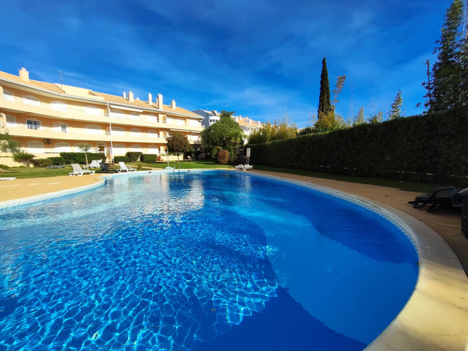 Sport & Beauty 4, Vilamoura Typical 2 With Pool by Homing, Loulé