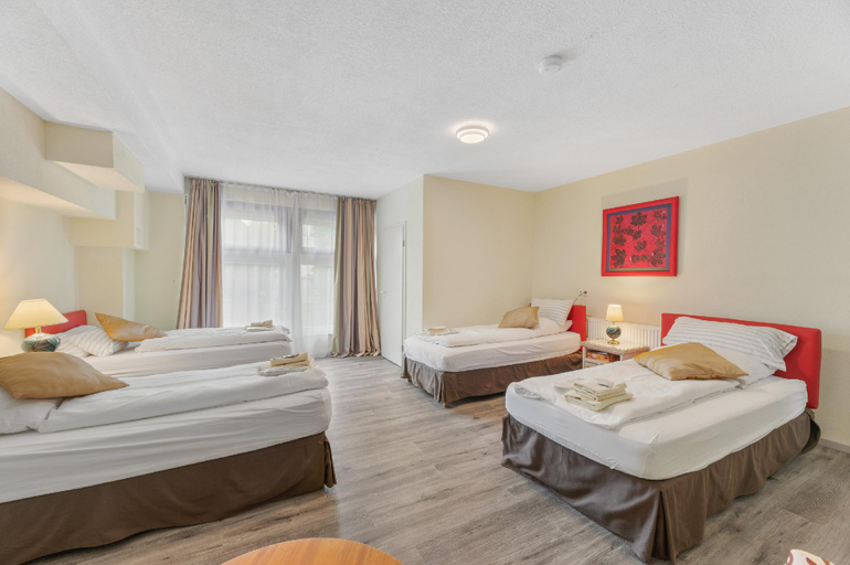 Bedroom 2, Business Hotel Lemon Suites, Esslingen