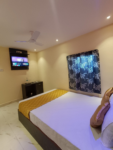 Bedroom 2, Hotel Powai Residency, Mumbai Suburban