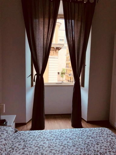 Bedroom 4, White King Rooms, Roma