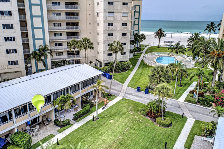 Exterior & Views 2, Jamaica Royale Townhome #3 - Steps To Pool & Beach, Sarasota