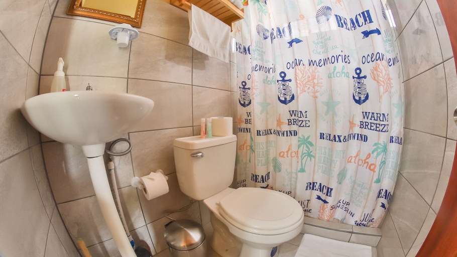 Bathroom 5, Chongos Place, San Carlos