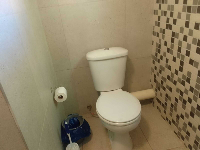 Bathroom 2, Central Sandton Rooms, City of Johannesburg