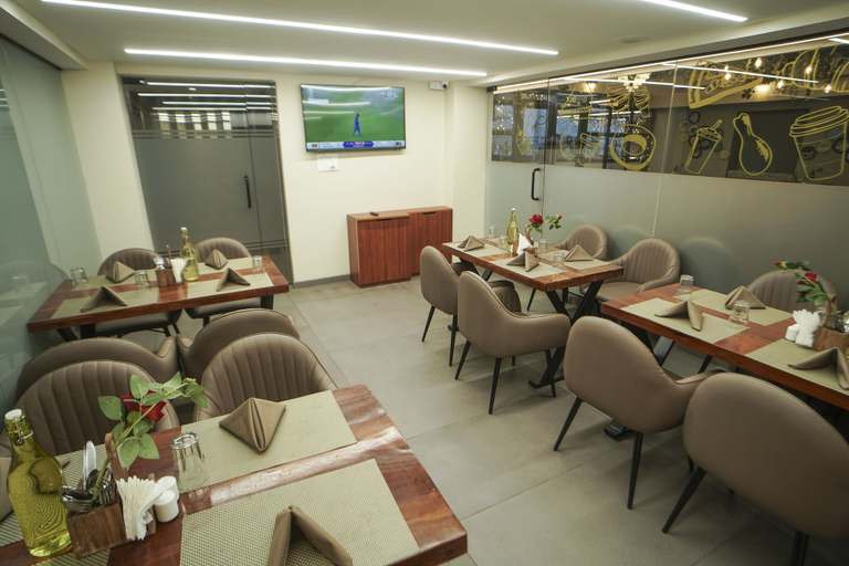 Food & Drinks 5, All Seasons, Lucknow