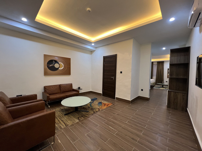 Others 3, GRAND SWISS HOTEL, AwkaSout