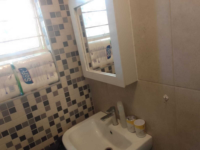 Bathroom 4, Central Sandton Rooms, City of Johannesburg