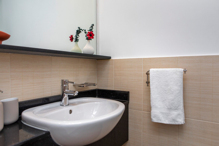Bathroom 4, The Jewels Tower, Dubai