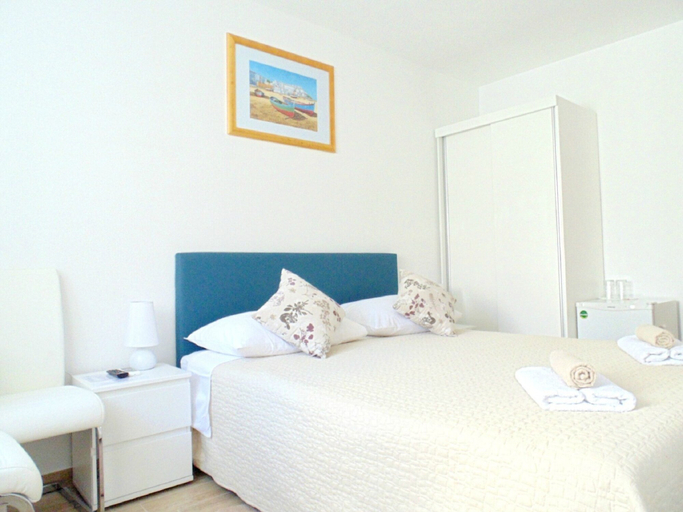 Others 5, Peruzovic Rooms 1, Split