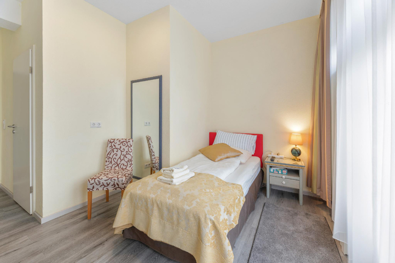 Bedroom 4, Business Hotel Lemon Suites, Esslingen