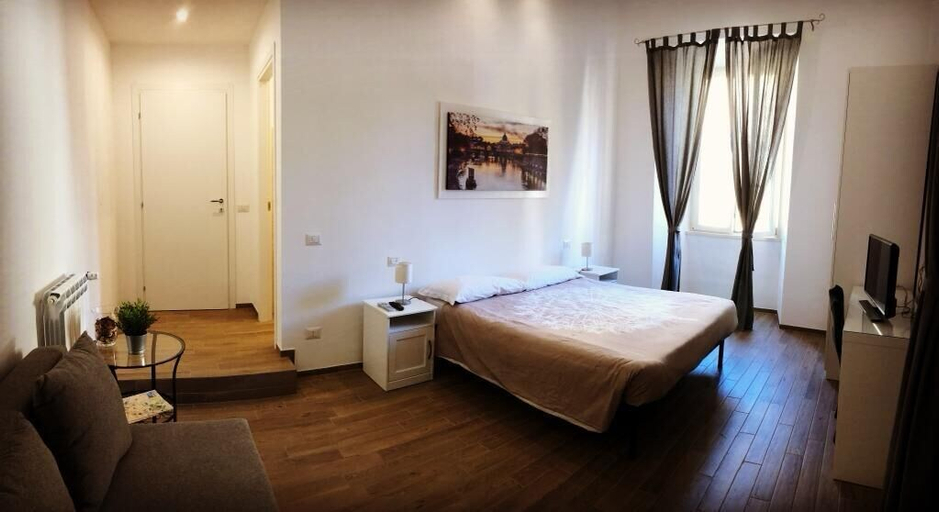 Bedroom 5, White King Rooms, Rome