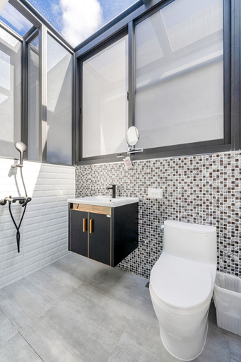 Bathroom 5, Yong Yue, Nantou