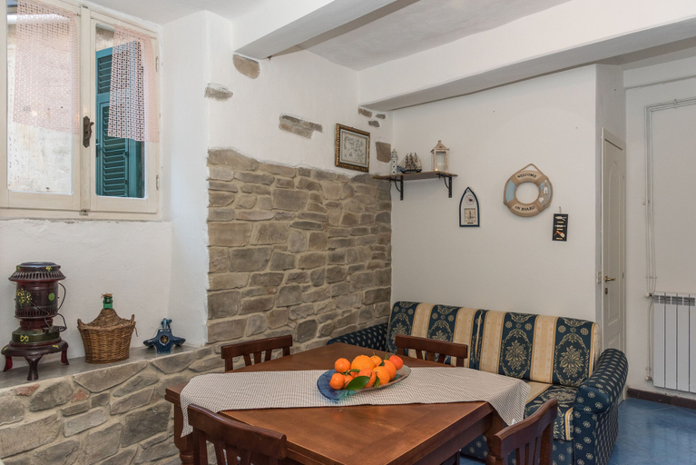 Others 4, Casa nel Borgo, La Spezia
