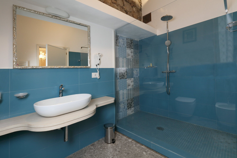 Bathroom 5, Porta Di Mezzo Luxury suites and rooms, Messina