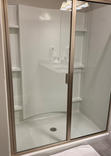 Bathroom 4