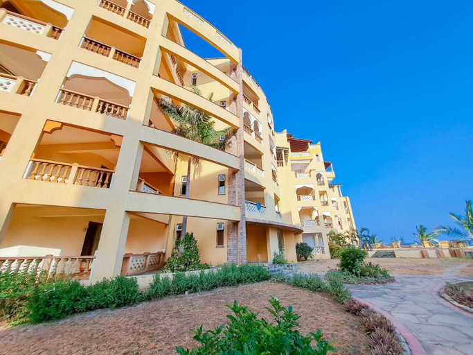 Exterior & Views, Cool Breeze Beachfront Apartments, Kisauni