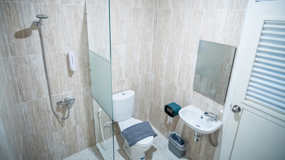 Bathroom 17