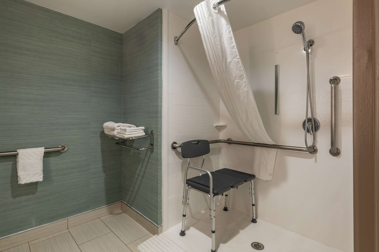 Bathroom 4, Best Western Plus New Englander, Middlesex