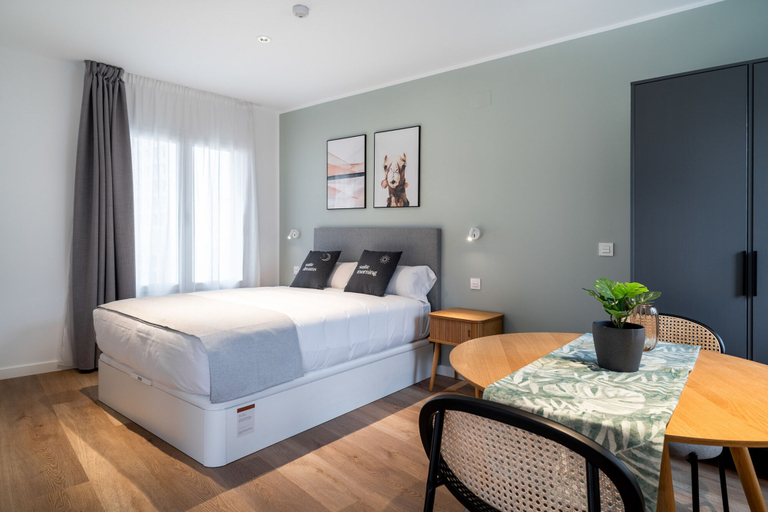 Bedroom 3, Limehome Sevilla Ronda de Capuchinos, Sevilla