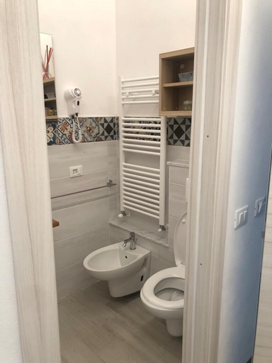 Bathroom 3, B&b Il Sogno di Contardi A., La Spezia