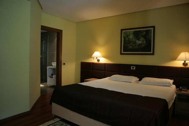 Bedroom 2, Arber , Tiranës