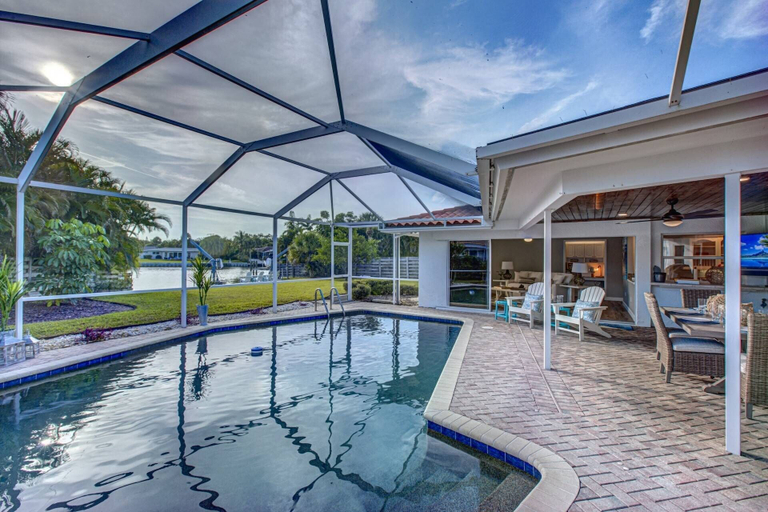Sport & Beauty 5, Azure Paradise on the Canal, Sarasota