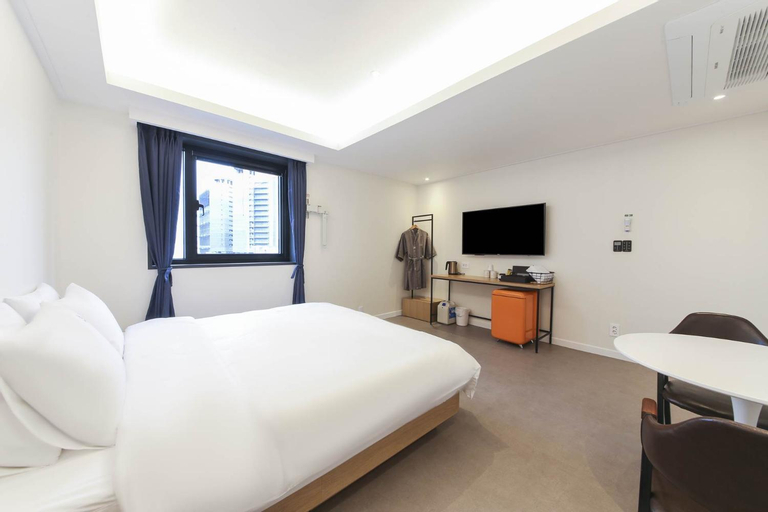 BONA Tree Hotel, Suyeong