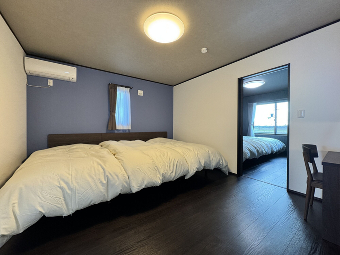 Bedroom 1, Windmill Village E-10, Takashima