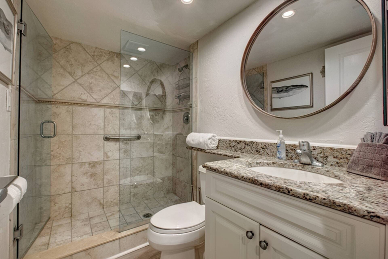 Bathroom 5, Excelsior Beach to Bay-bayside, Sarasota