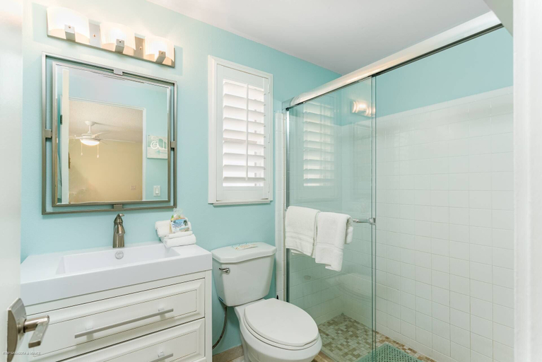 Bathroom 4, Lulu's Crescent Cottage #1, Sarasota