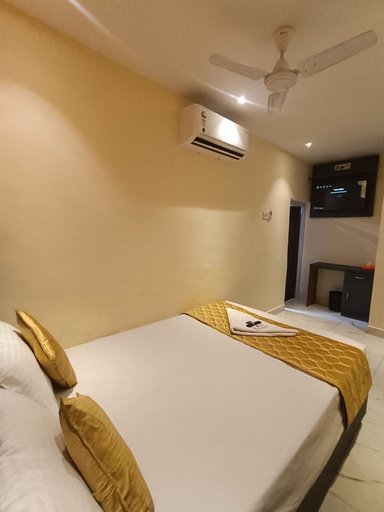 Bedroom 5, Hotel Powai Residency, Mumbai Suburban