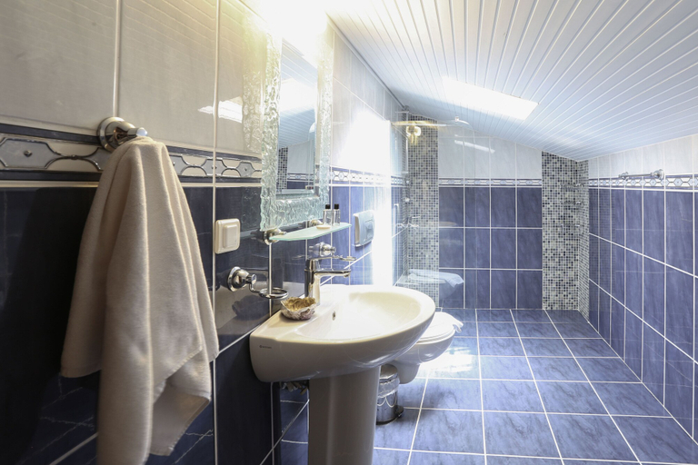 Bathroom 3, Ceylin Apart, Kaş