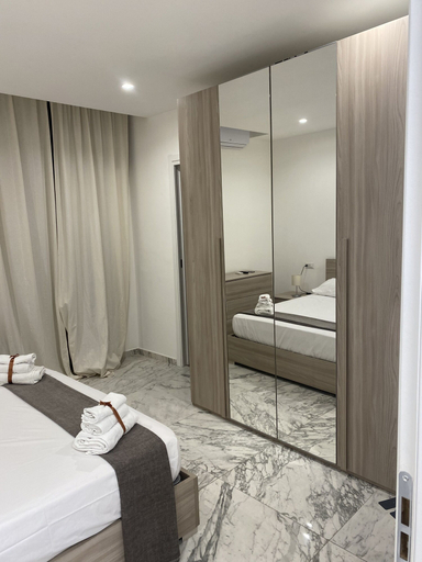 Bedroom 4, B&B De ROSSI 185, Bari